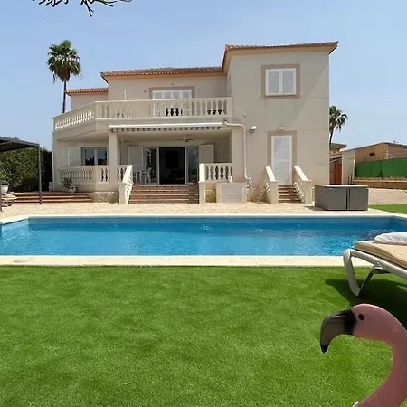 Schoenes Casa Caesar Mit Grossem Pool *