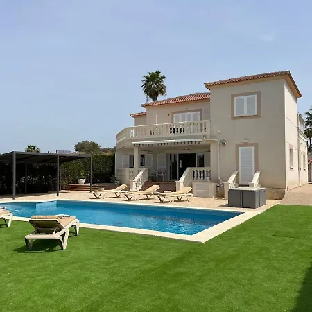 Schoenes Casa Caesar Mit Grossem Pool *